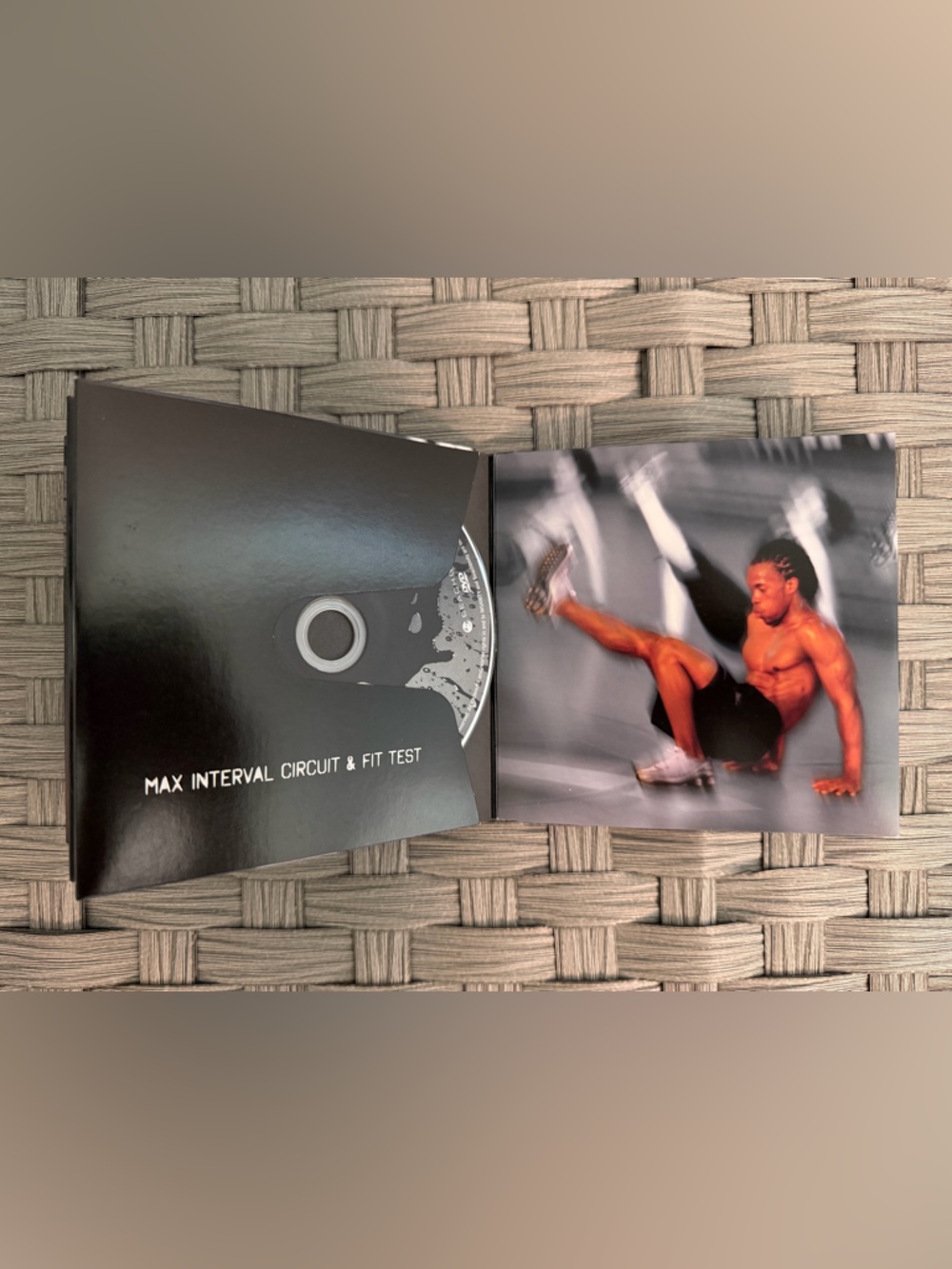 Beachbody Insanity DVD Set - Picture 3 of 3
